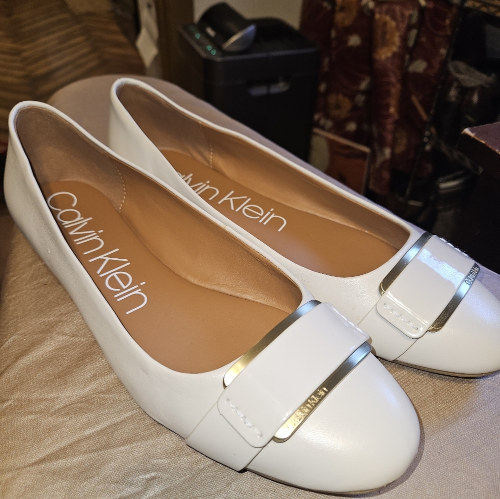 Calvin Klein Women's Oneta Ballet Flats Women's Shoes In Soft White
